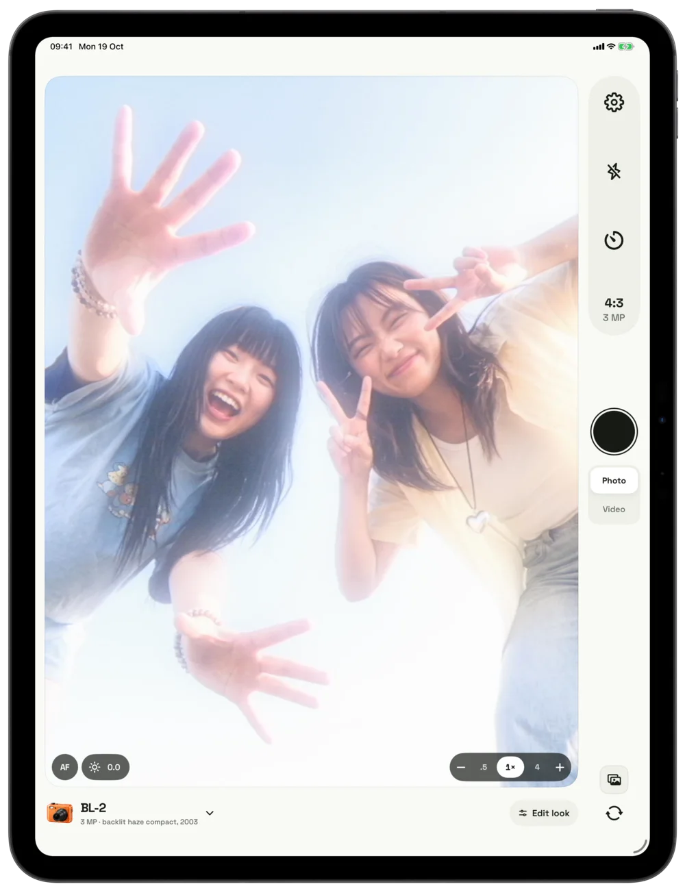 KAO on iPad: the camera viewfinder with BL-2.